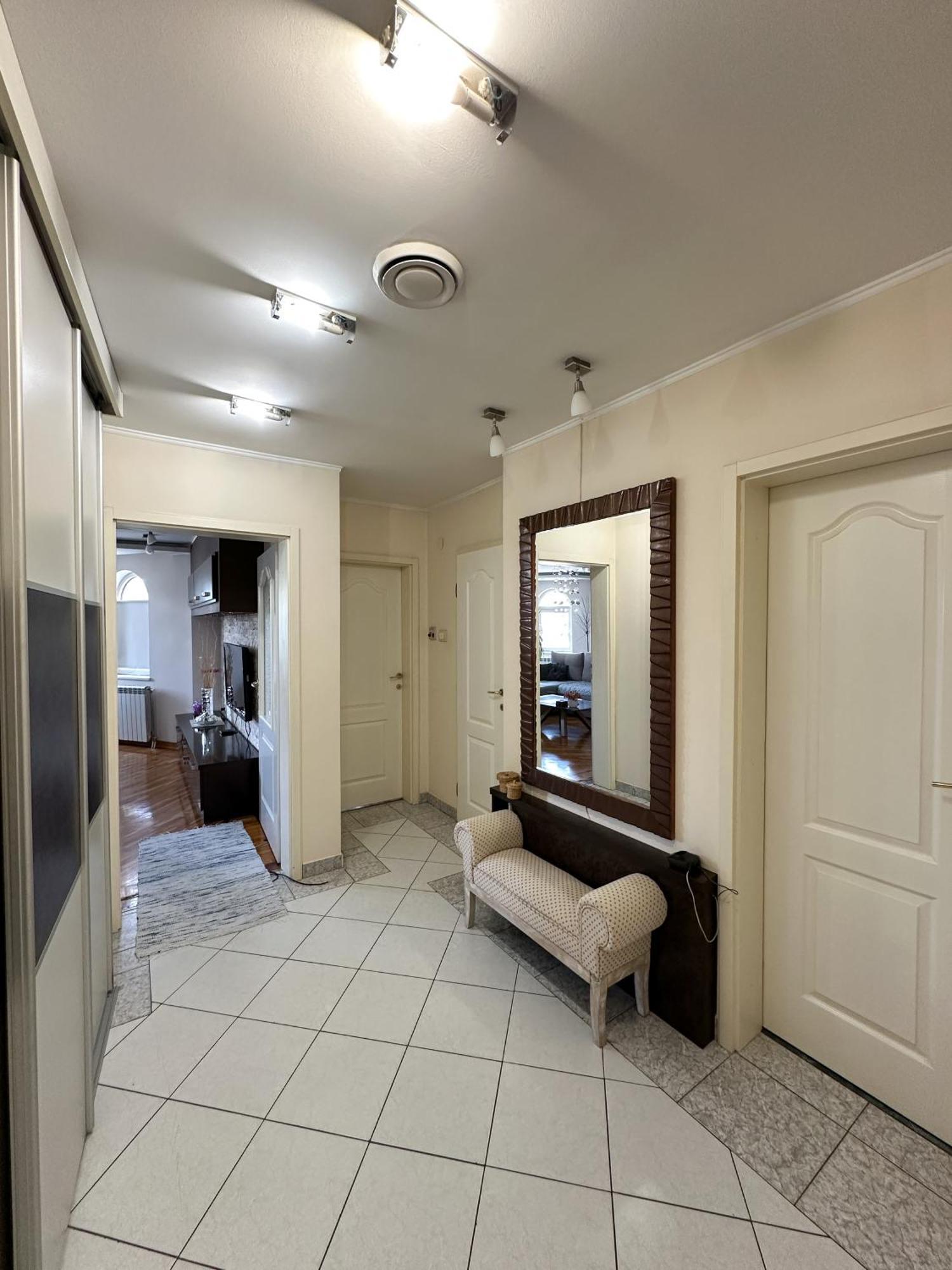 Lovely Apartments Free Street Parking ノヴィ・サド エクステリア 写真
