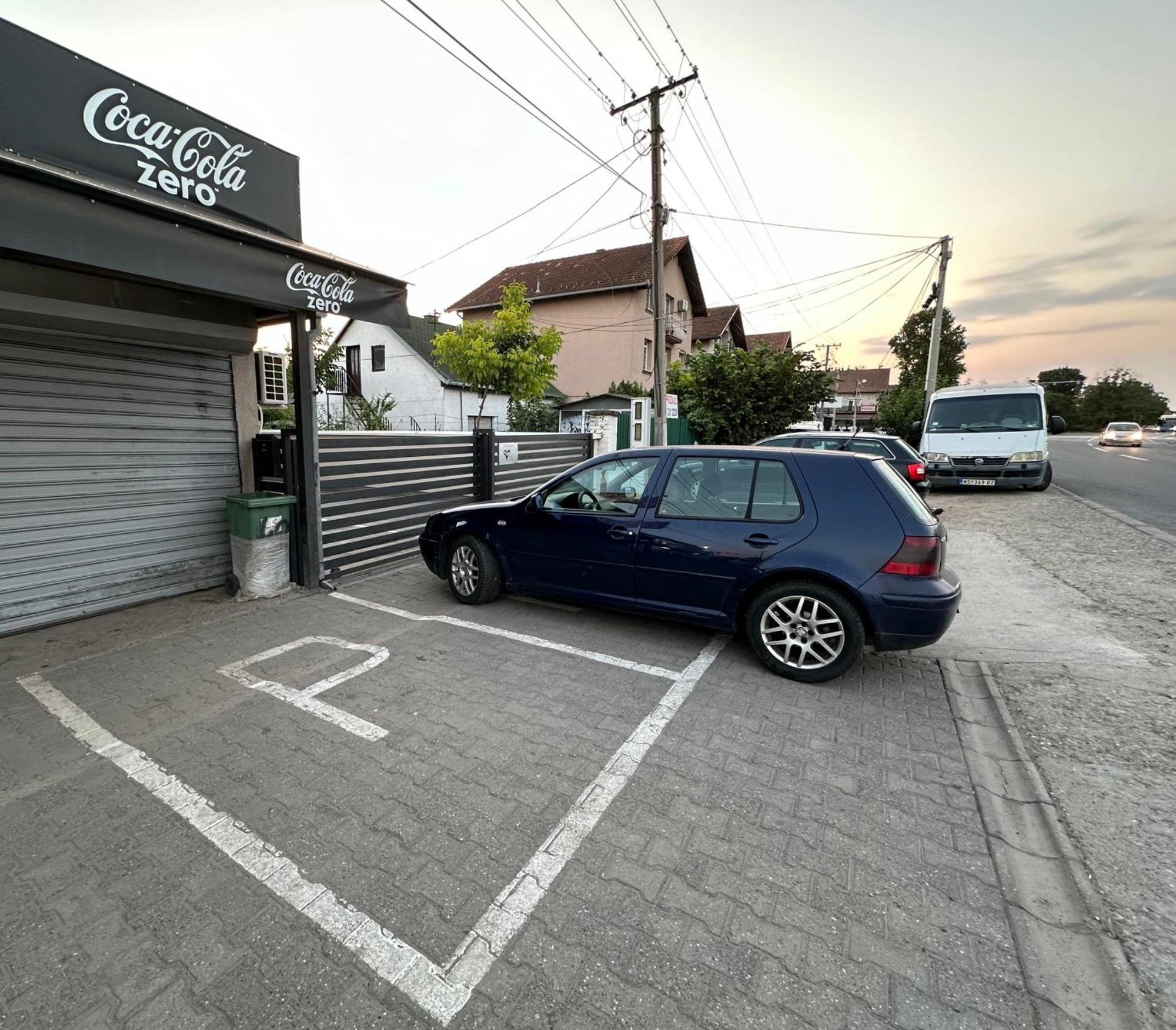 Lovely Apartments Free Street Parking ノヴィ・サド エクステリア 写真